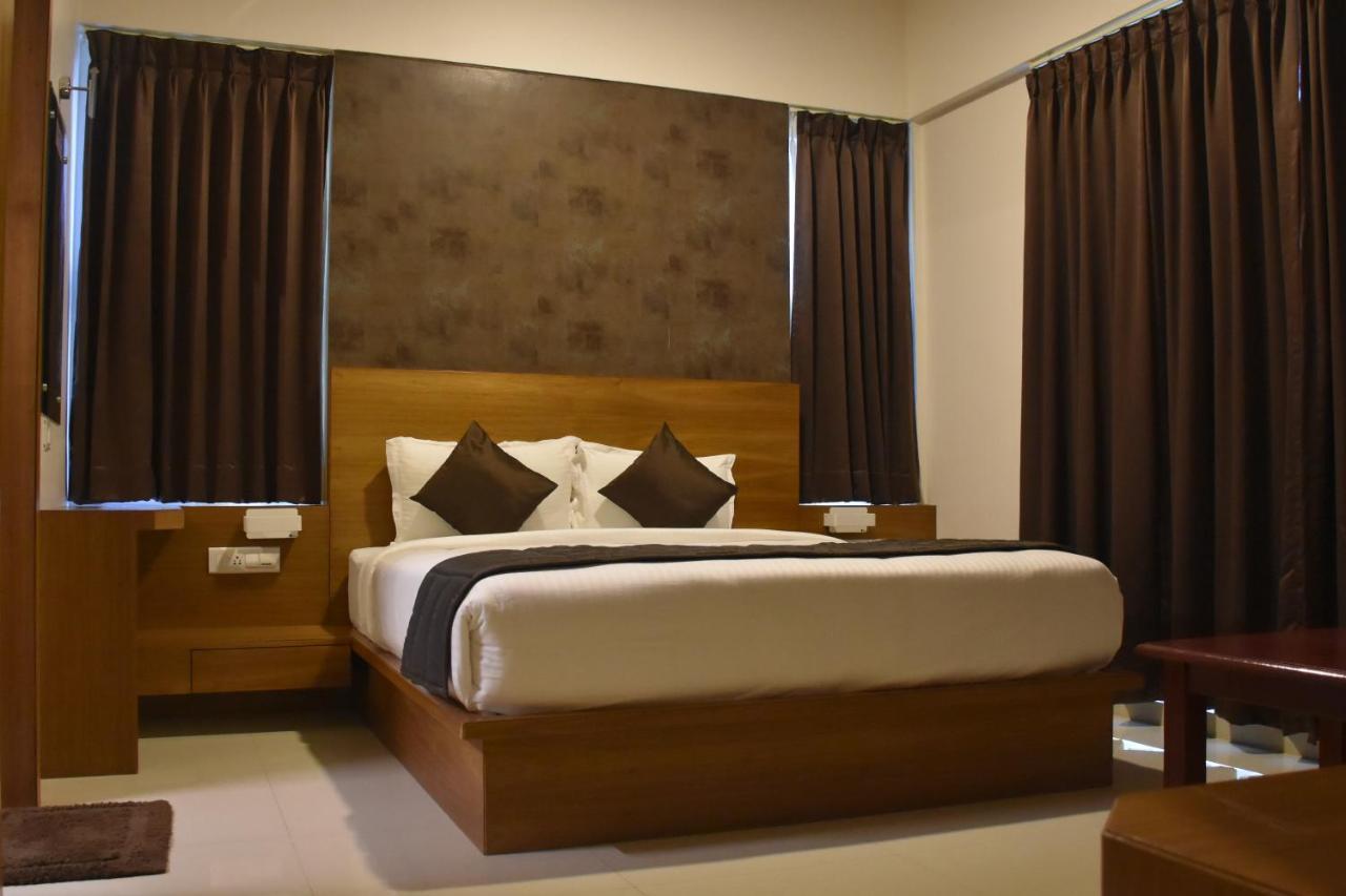 Heritage Inn Mysore Exteriör bild