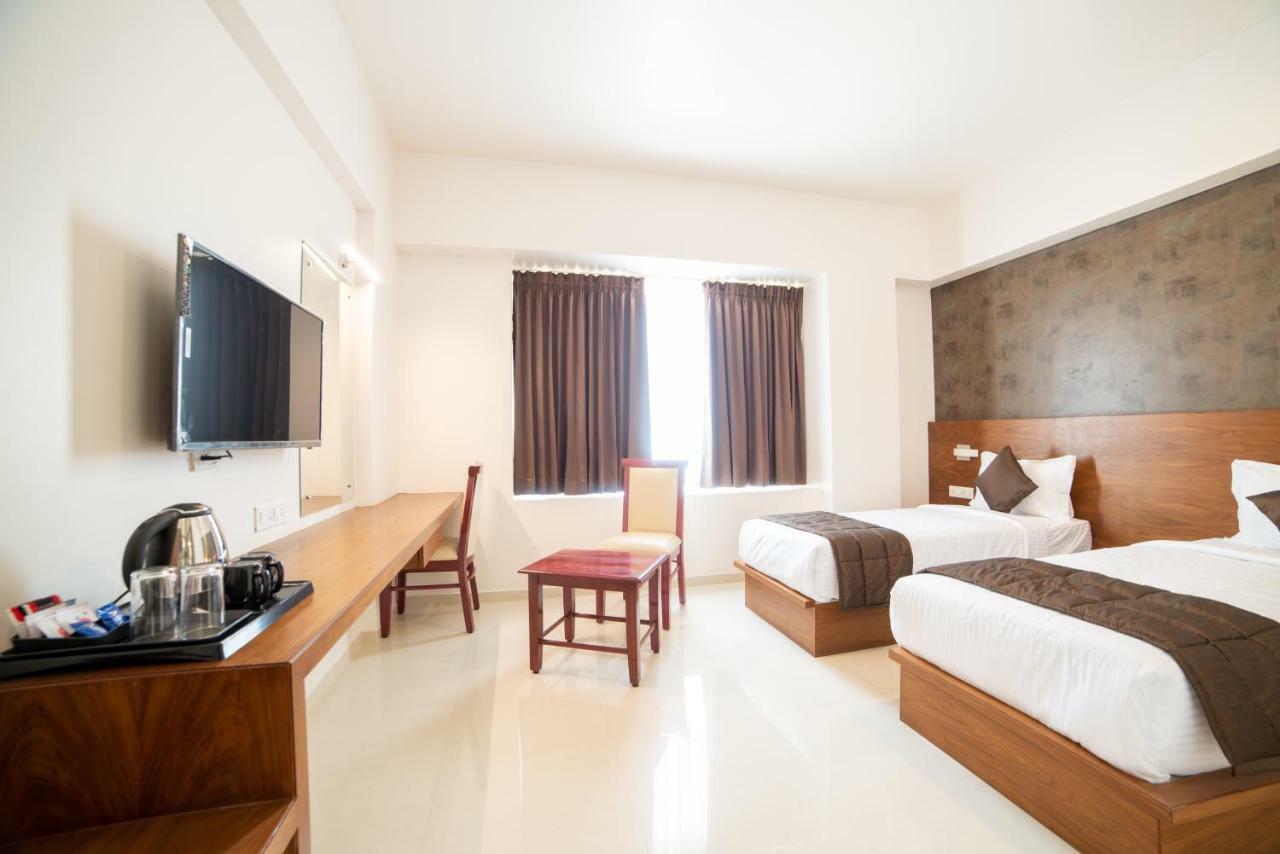 Heritage Inn Mysore Exteriör bild